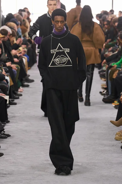 Look 39